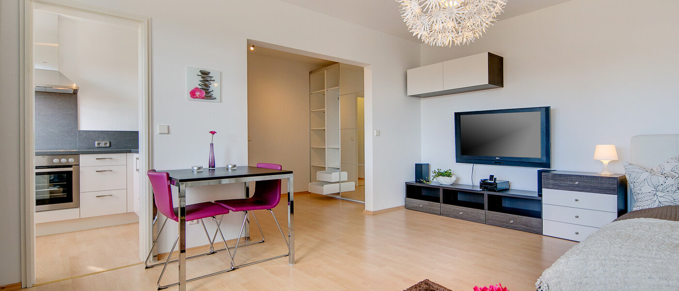 квартира München Neuperlach 04 гостиная 7310