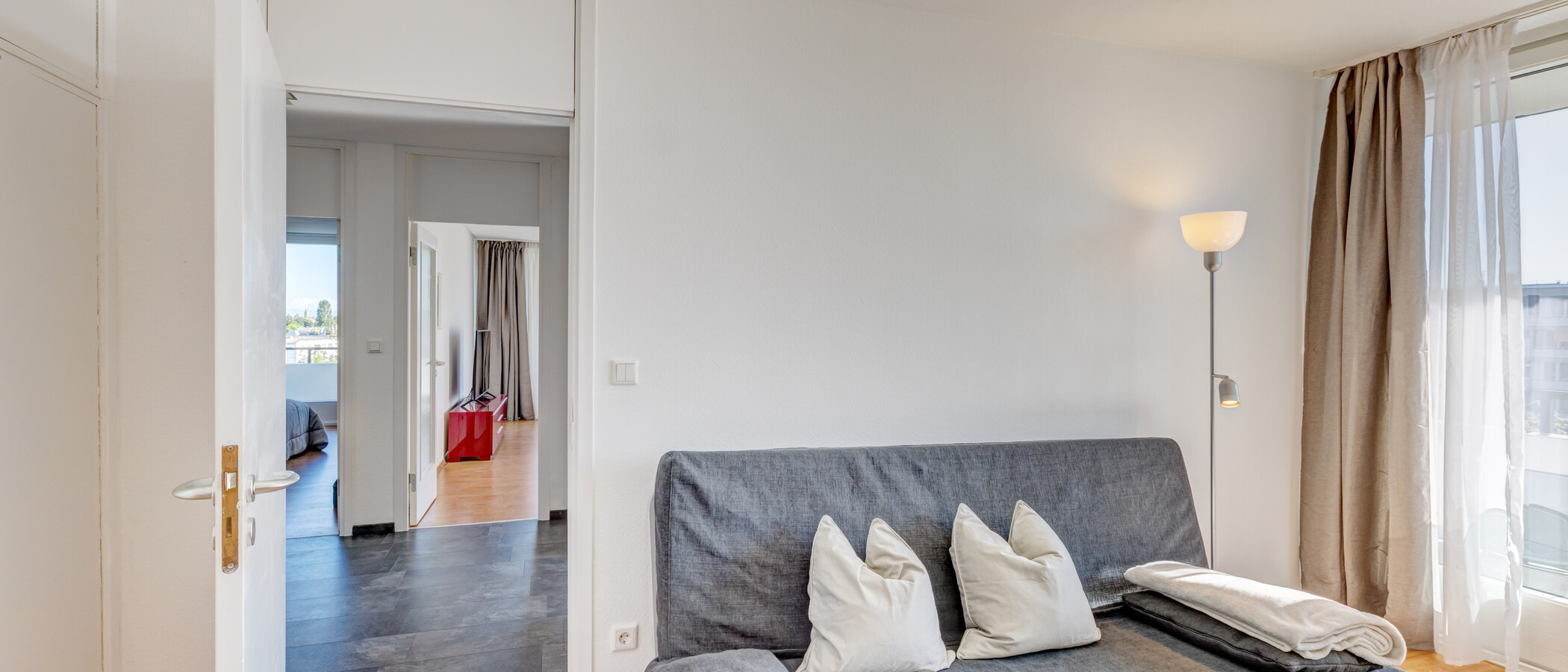 квартира München Schwabing-West 04 бюро / гостиная 7349