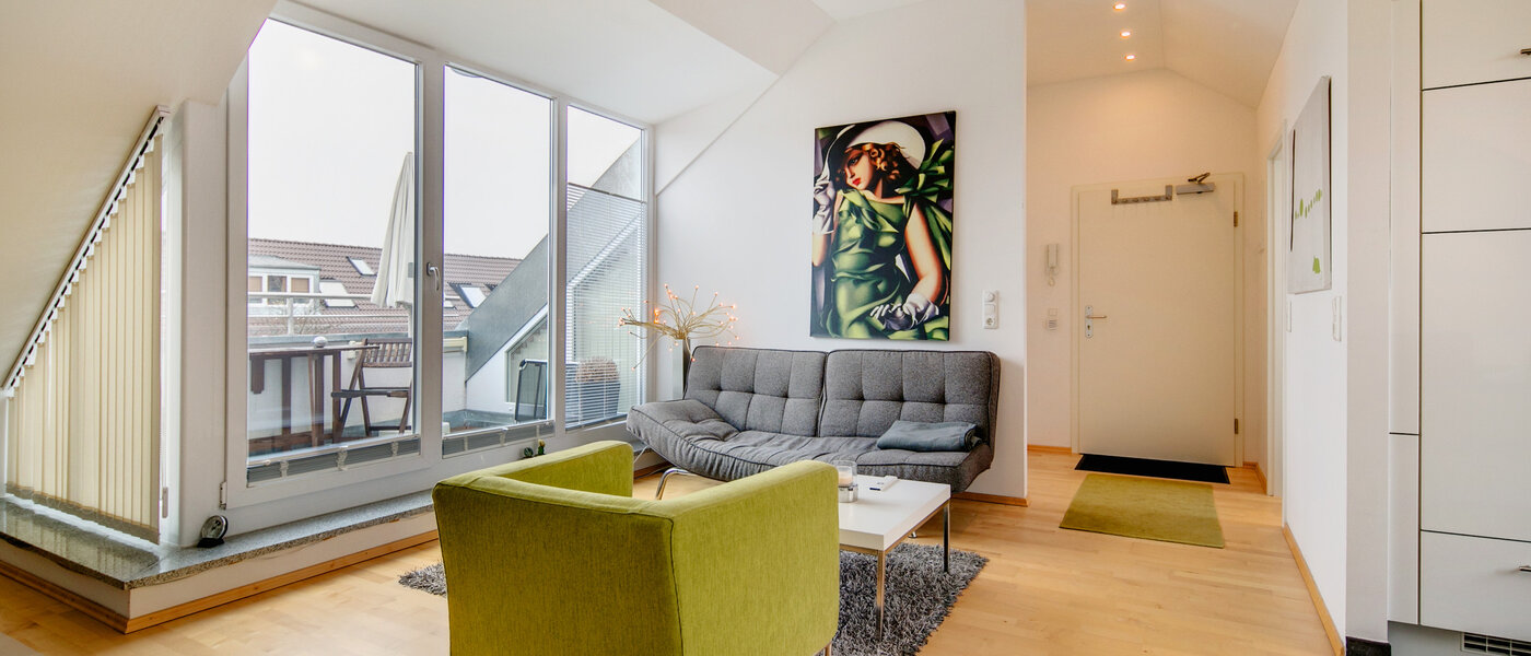 мансардная квартира München Untermenzing 05 гостиная 7372