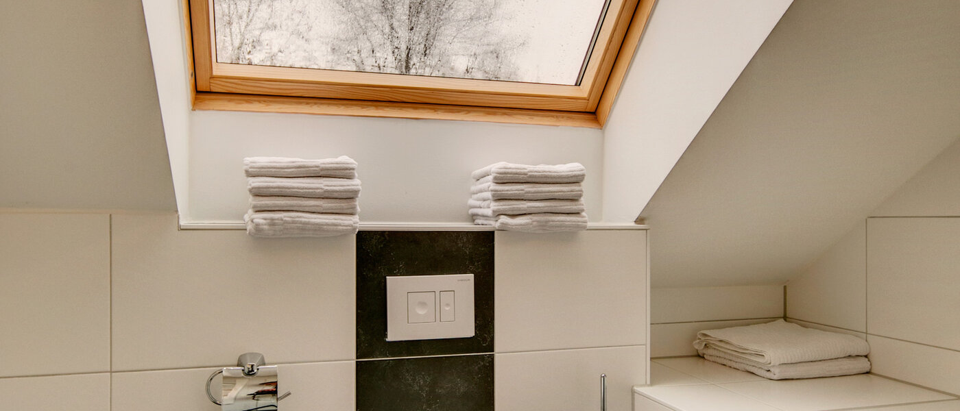 мансардная квартира München Untermenzing 04 ванная комната 7372