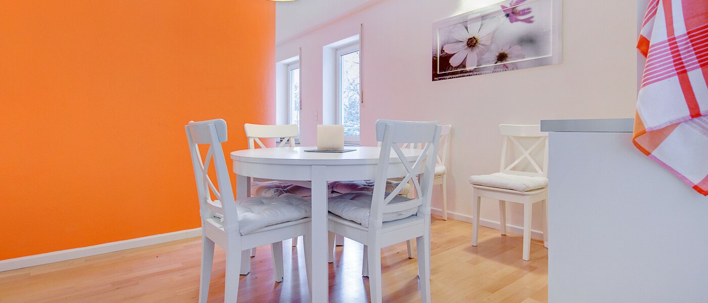 двухэтажная квартира München Fasanerie 02 столовая 7475