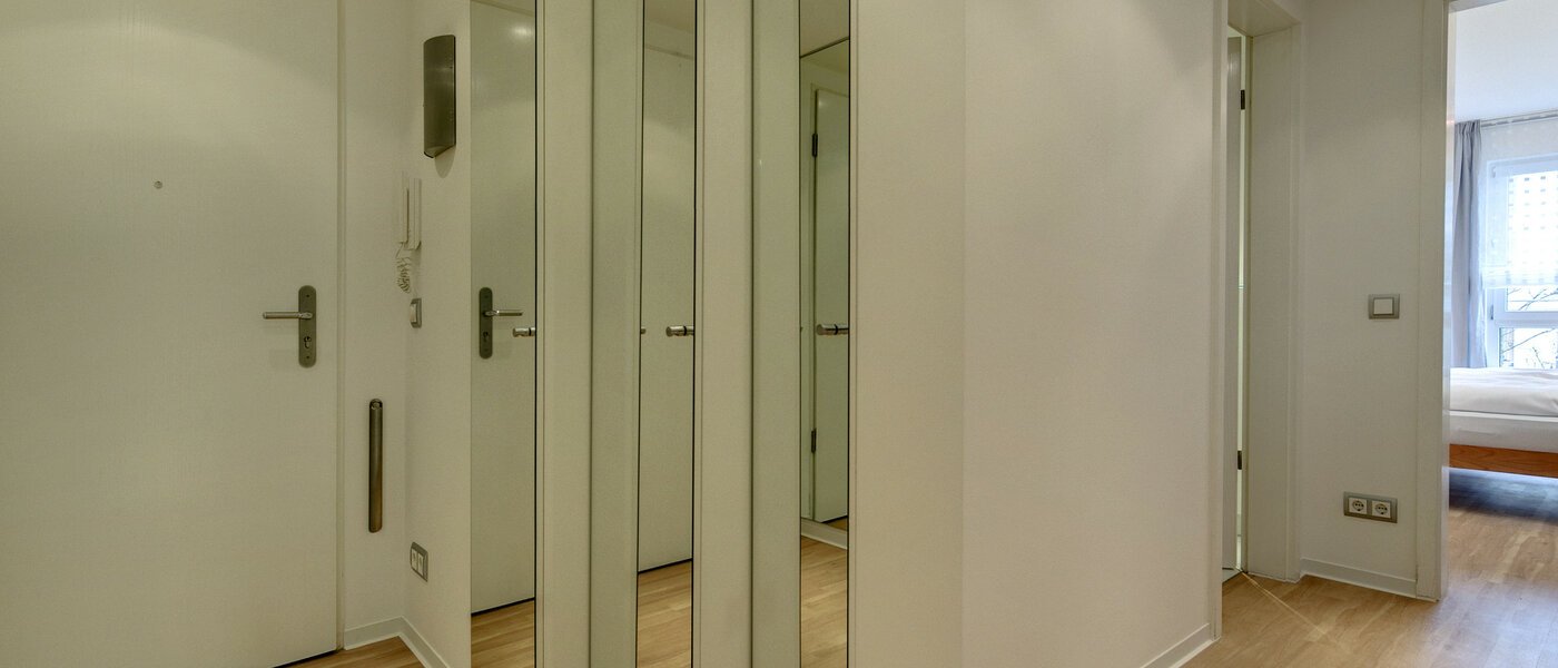 квартира München Maxvorstadt - Universitätsviertel 04 коридор 7512