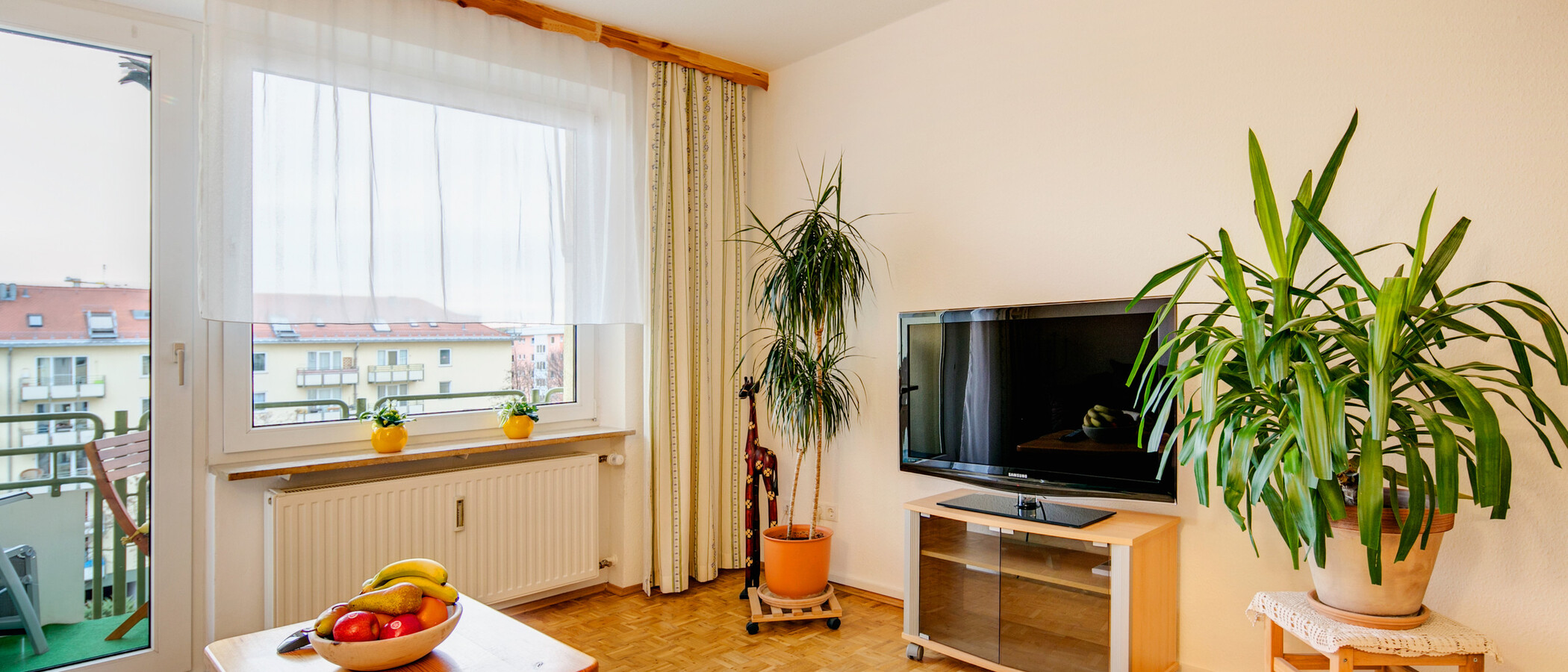 квартира München Schwabing-West (rund um den Bonner Platz) 02 гостиная 7519