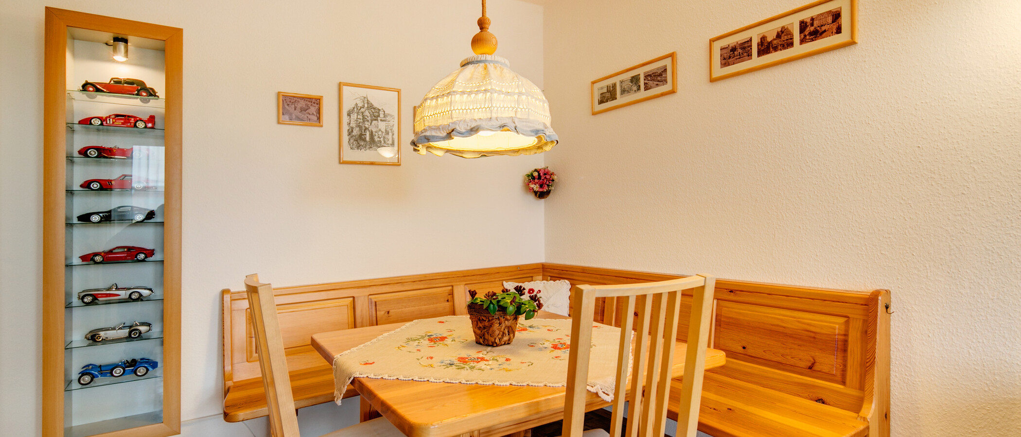 квартира München Schwabing-West (rund um den Bonner Platz) 05 гостиная 7519