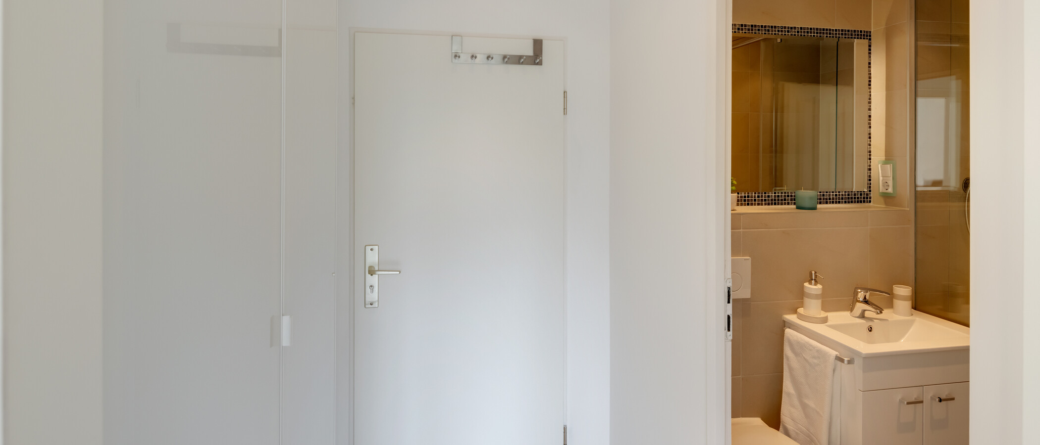 квартира München Neuhausen 01 коридор 7597