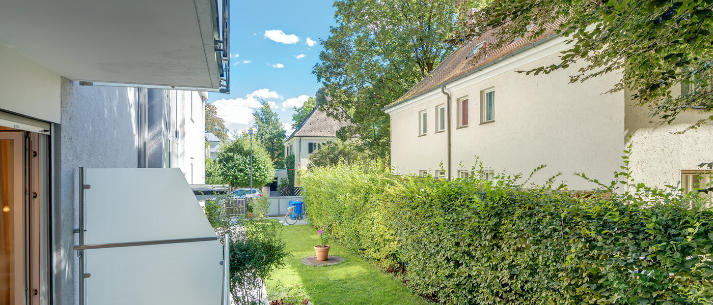 квартира München Bogenhausen 01 вид из окна 7629