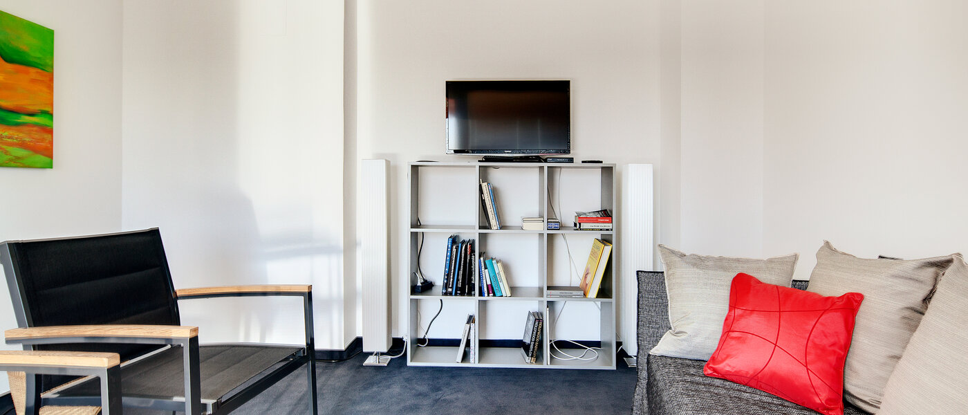 мансардная квартира München Schwabing-West (rund um den Hohenzollernplatz) 03 гостиная 7704