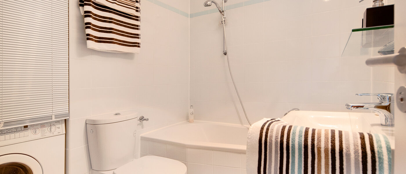 мансардная квартира München Schwabing-West (rund um den Hohenzollernplatz) 02 ванная комната 7704