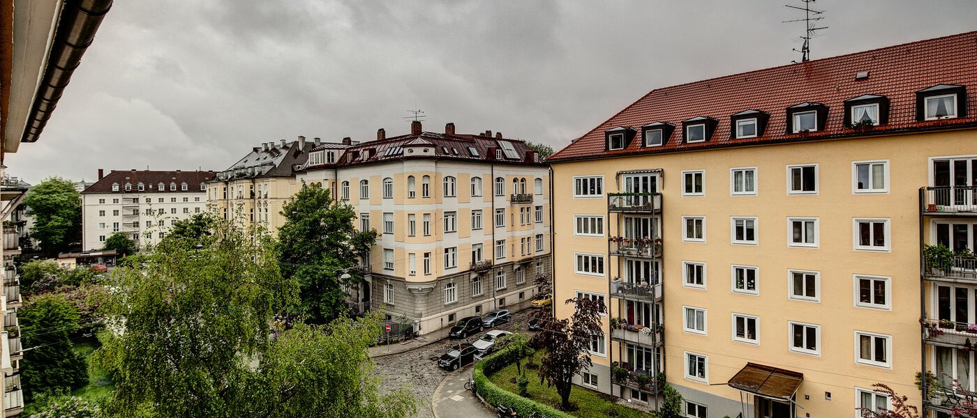 квартира München Schwabing (links der Leopoldstraße) 01 вид из окна 7776