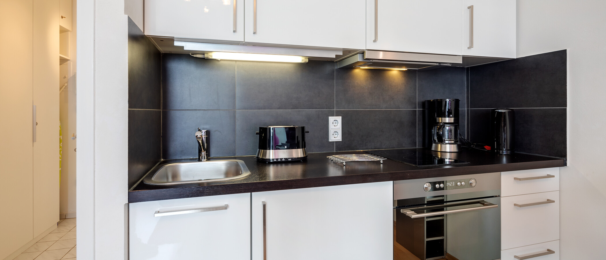 квартира München Arabellapark 01 кухня 7848