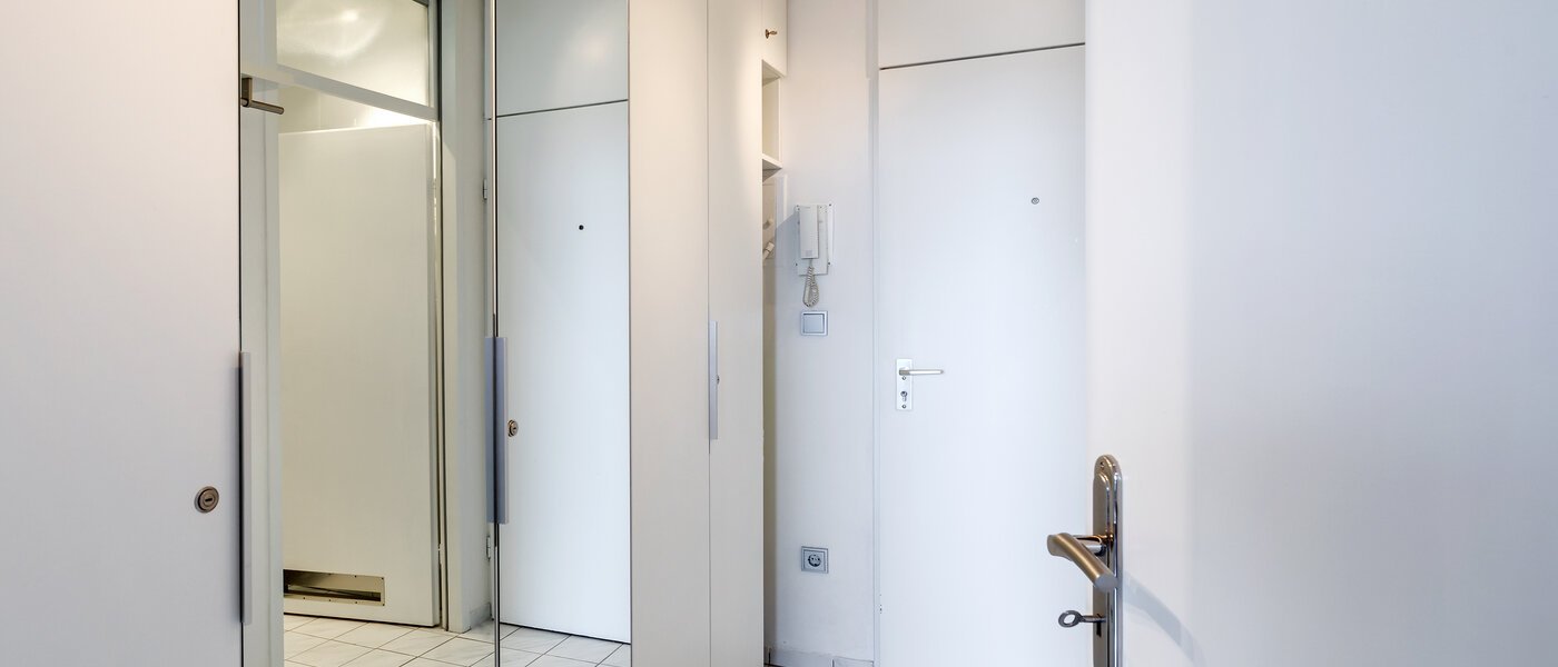 квартира München Arabellapark 01 коридор 7848