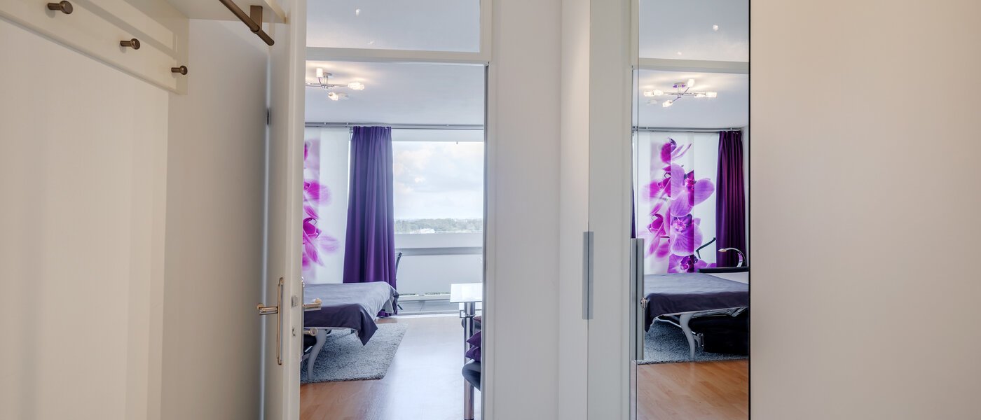 квартира München Arabellapark 02 коридор 7848