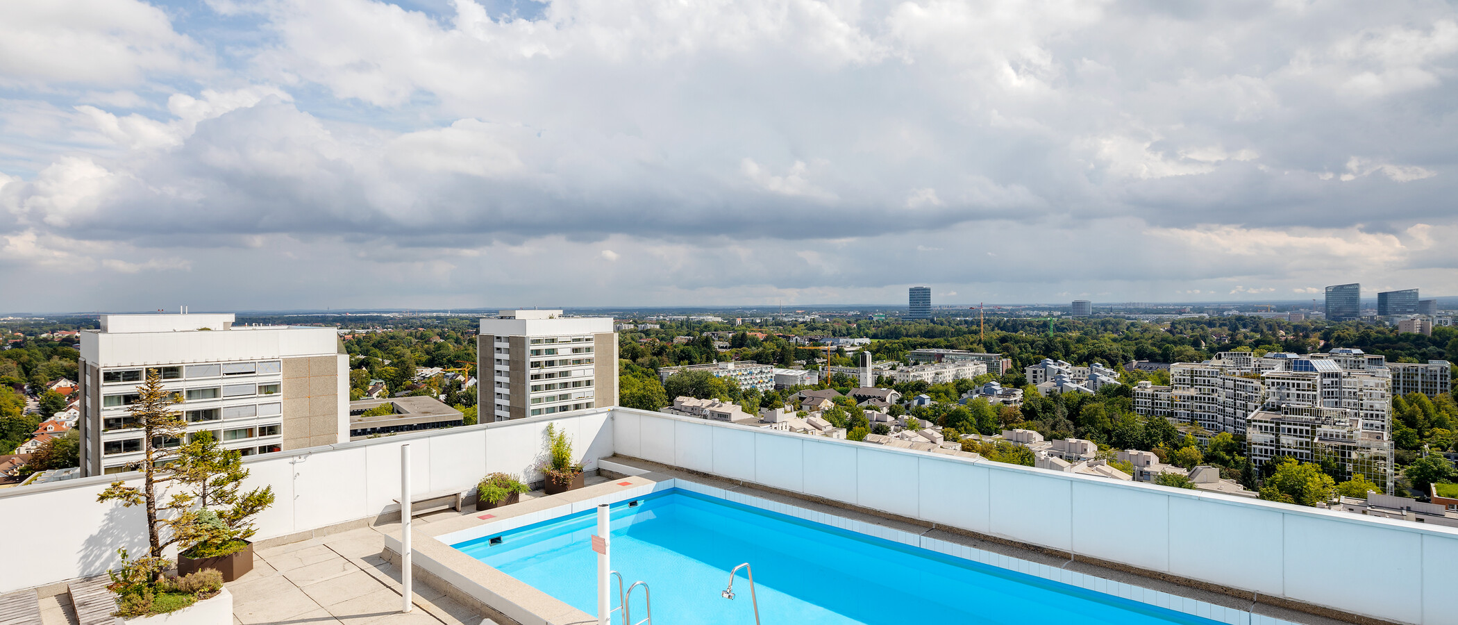 квартира München Arabellapark 03 бассейн 7848