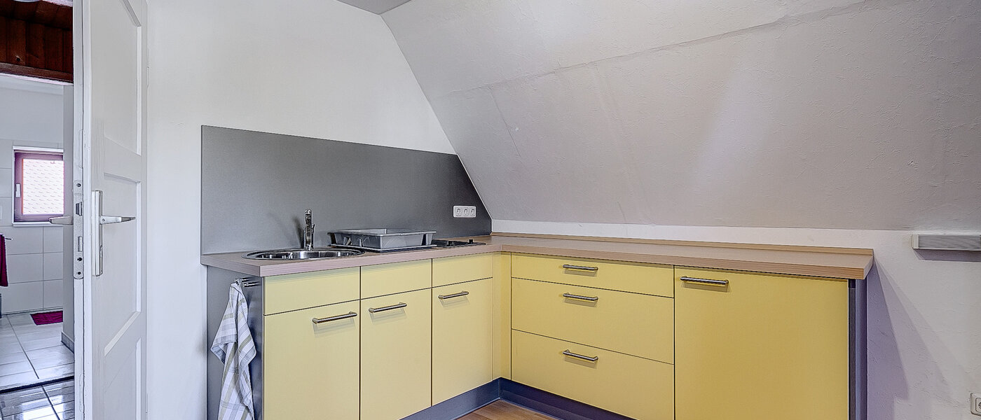 мансардная квартира München Untermenzing 02 кухня 7937