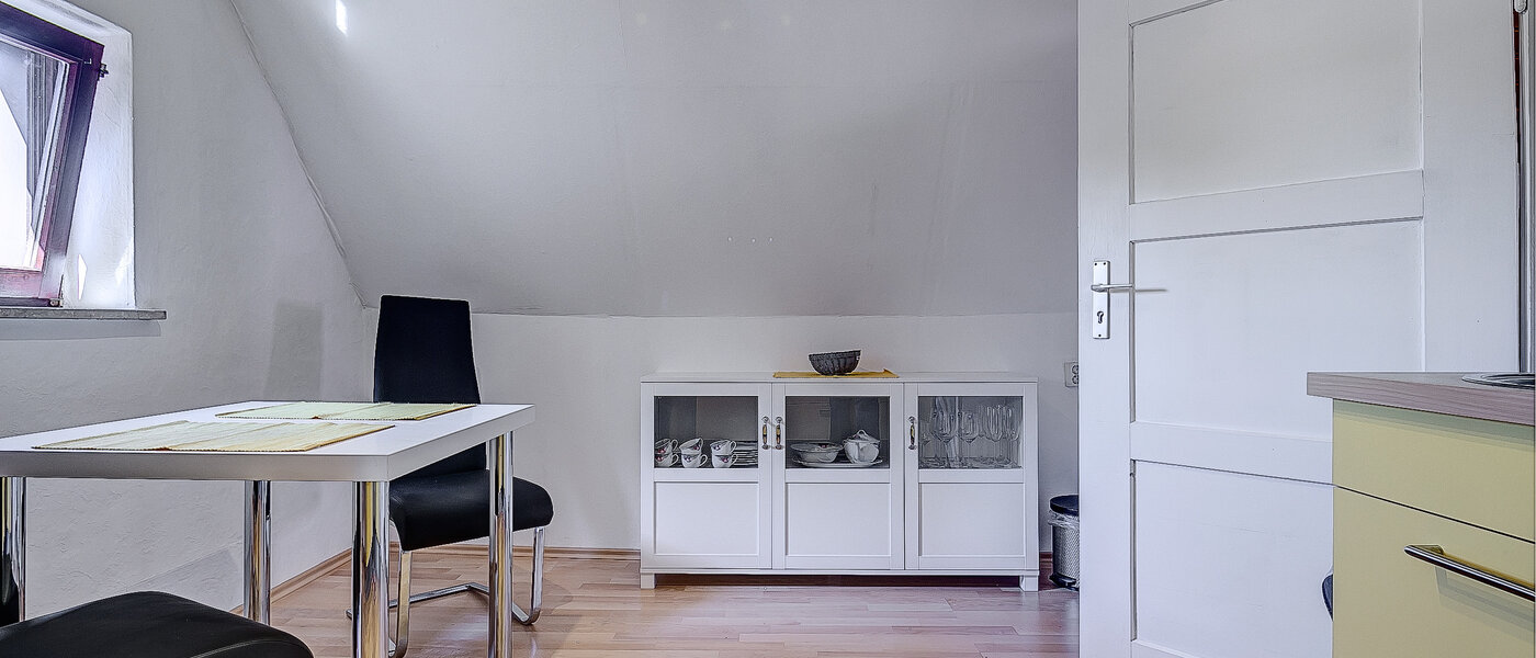 мансардная квартира München Untermenzing 04 кухня 7937