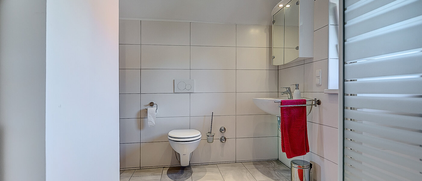 мансардная квартира München Untermenzing 03 ванная комната 7937