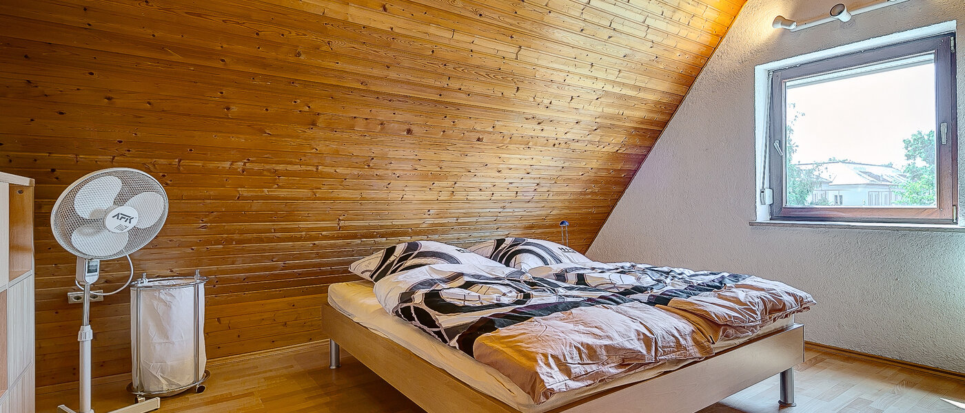 мансардная квартира München Untermenzing 01 спальная 7937