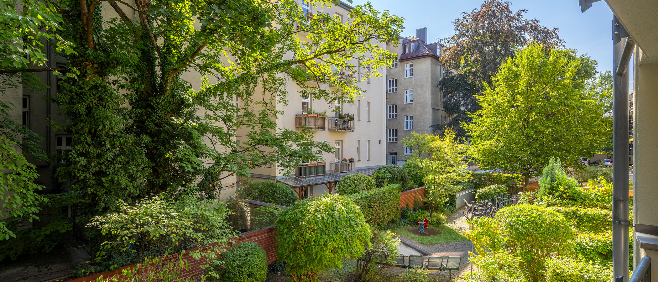 квартира München Schwabing-West (rund um den Hohenzollernplatz) 02 вид из окна 7964