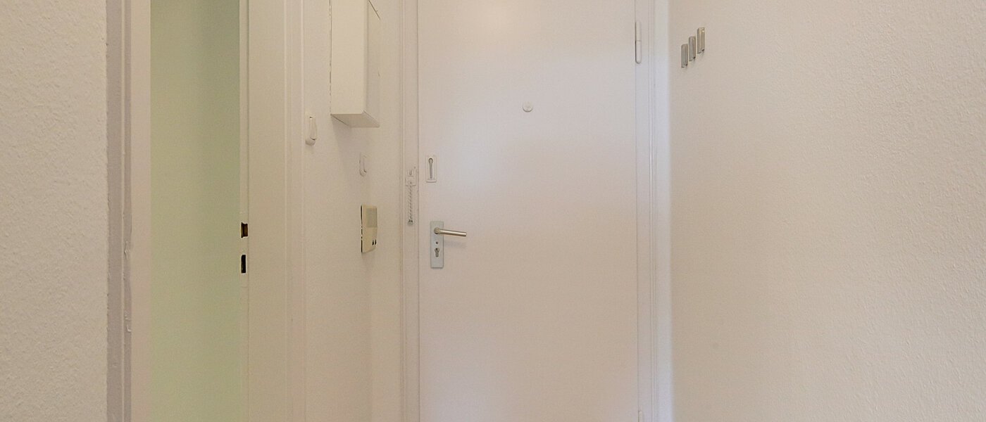 квартира München Schwabing 01 коридор 8131