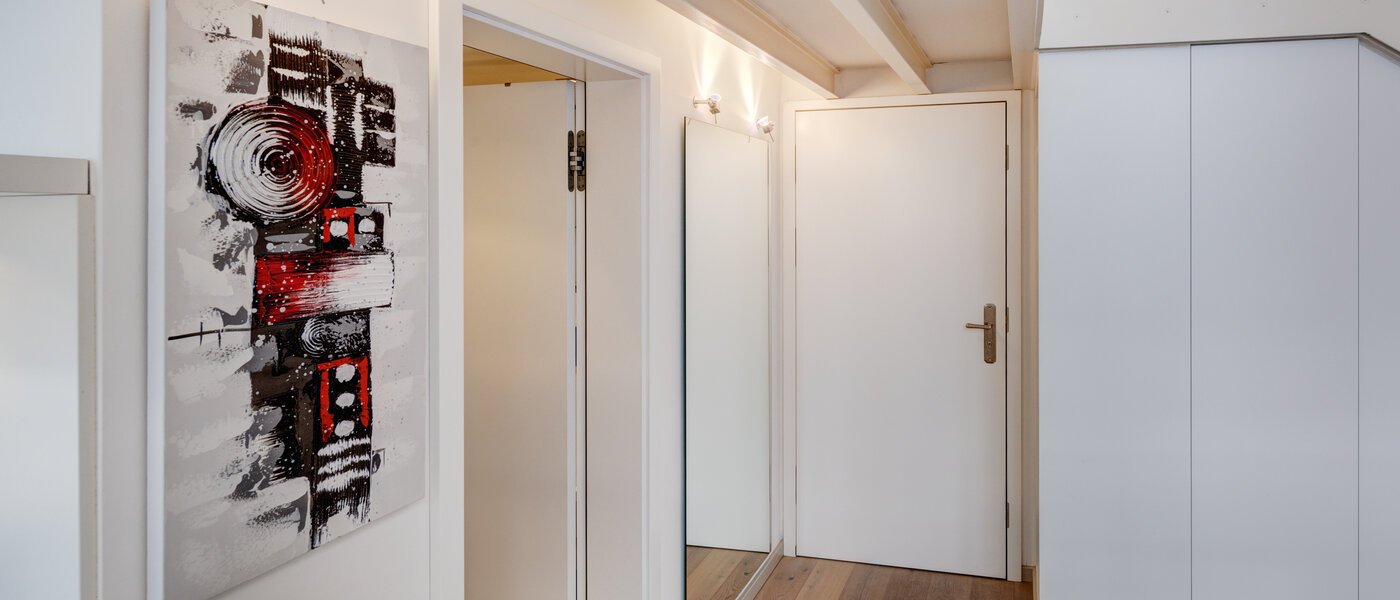 квартира-галерея München Maxvorstadt 01 коридор 8163