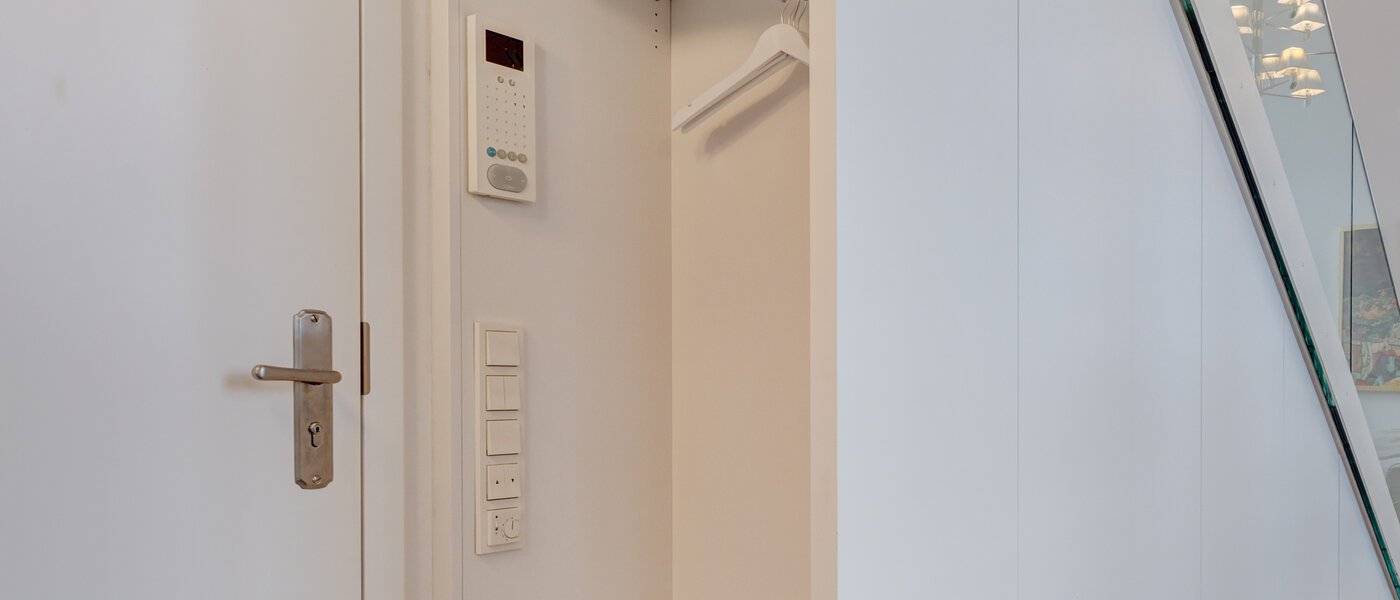 квартира-галерея München Maxvorstadt 02 коридор 8163