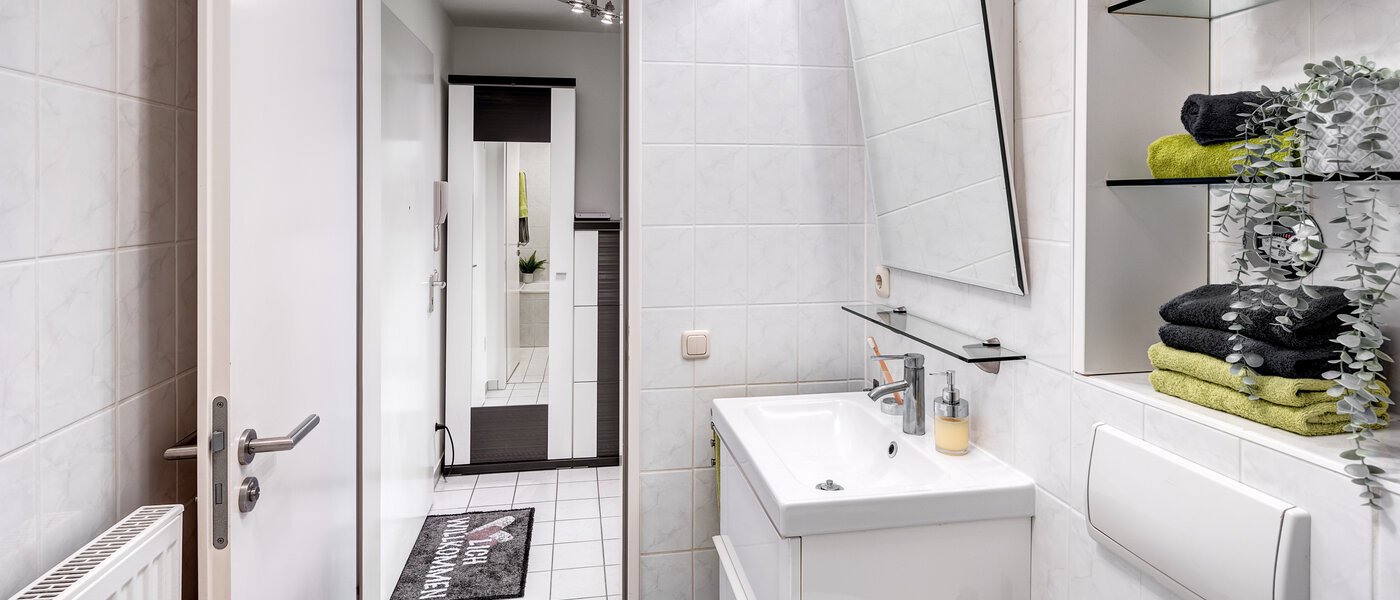 квартира с садом Haar 02 ванная комната 8167