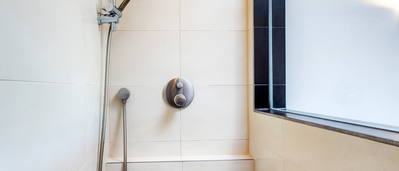 мансардная квартира München Menterschwaige 03 ванная комната 8181