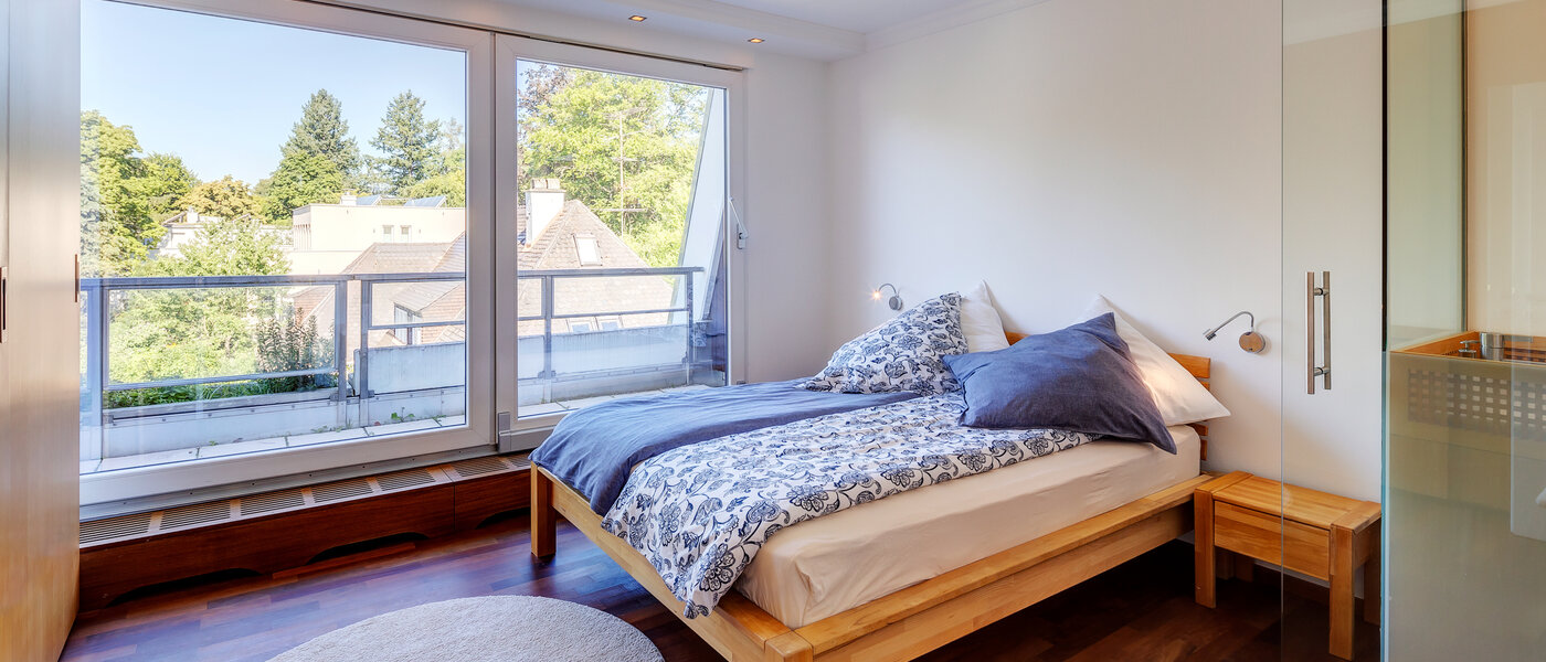 мансардная квартира München Menterschwaige 01 спальная комната 8181