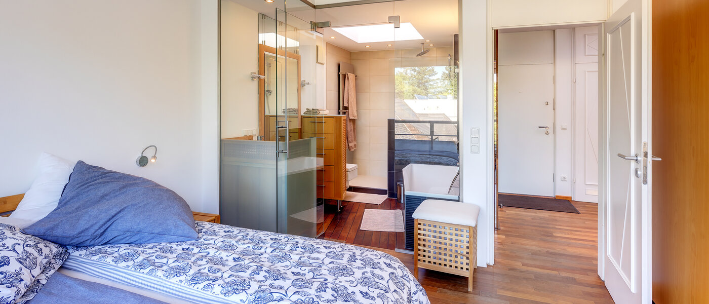 мансардная квартира München Menterschwaige 02 спальная комната 8181