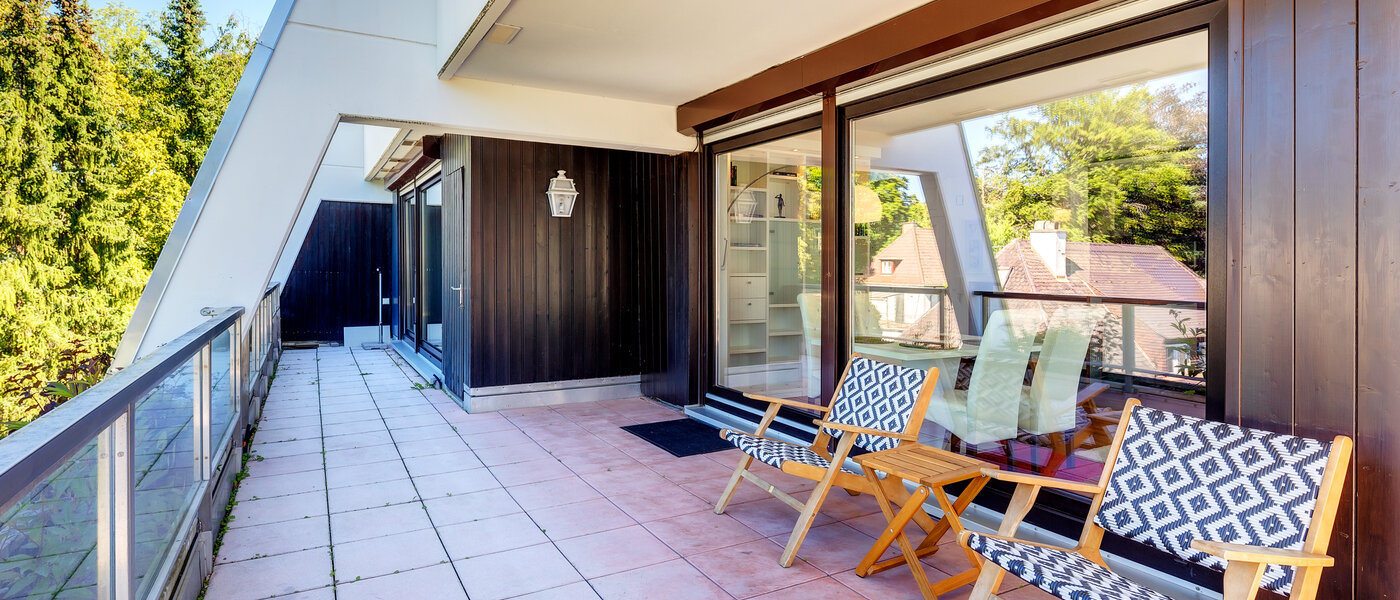 мансардная квартира München Menterschwaige 01 терраса с крышей 8181