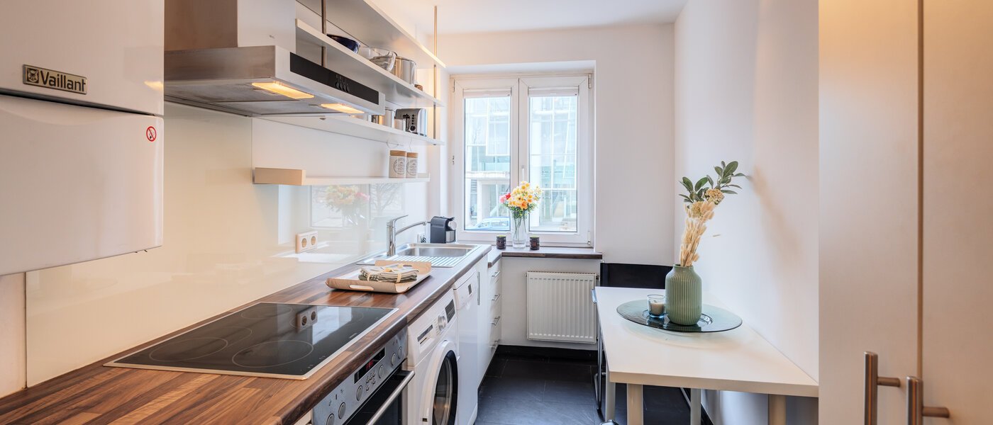квартира München Maxvorstadt - Universitätsviertel 01 кухня 8243