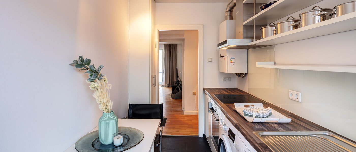 квартира München Maxvorstadt - Universitätsviertel 03 кухня 8243