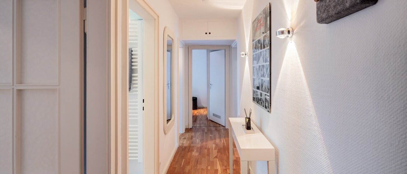 квартира München Maxvorstadt - Universitätsviertel 01 коридор 8243