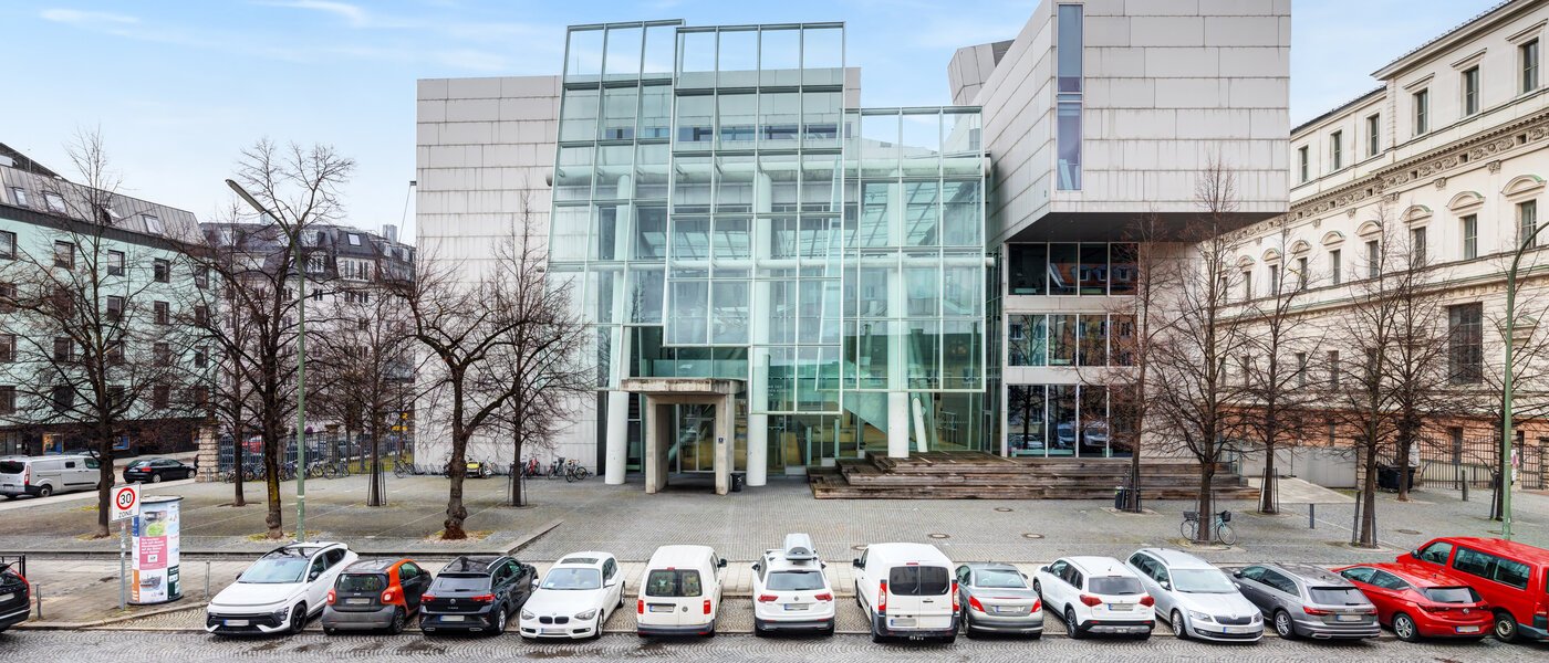 квартира München Maxvorstadt - Universitätsviertel 04 вид из окна 8243