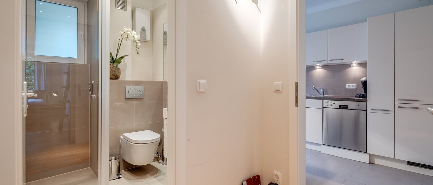 квартира München Schwabing 03 коридор 8281