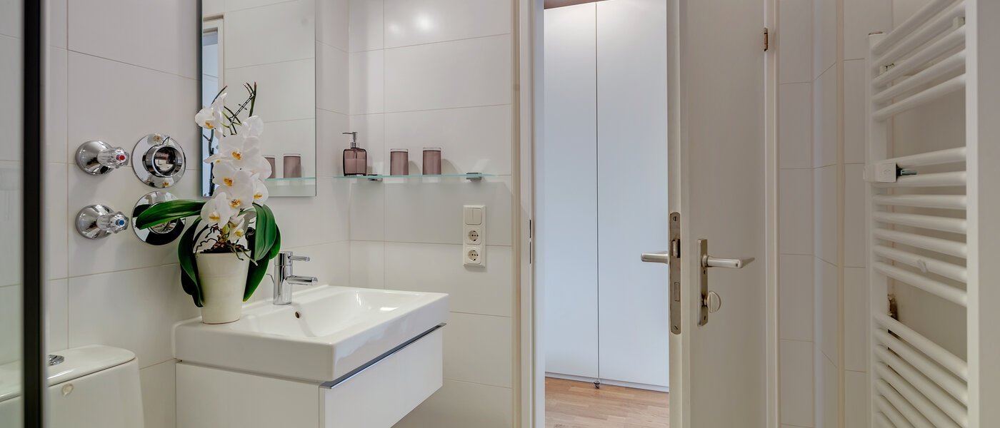 мансардная квартира München Solln 02 ванная комната 8282