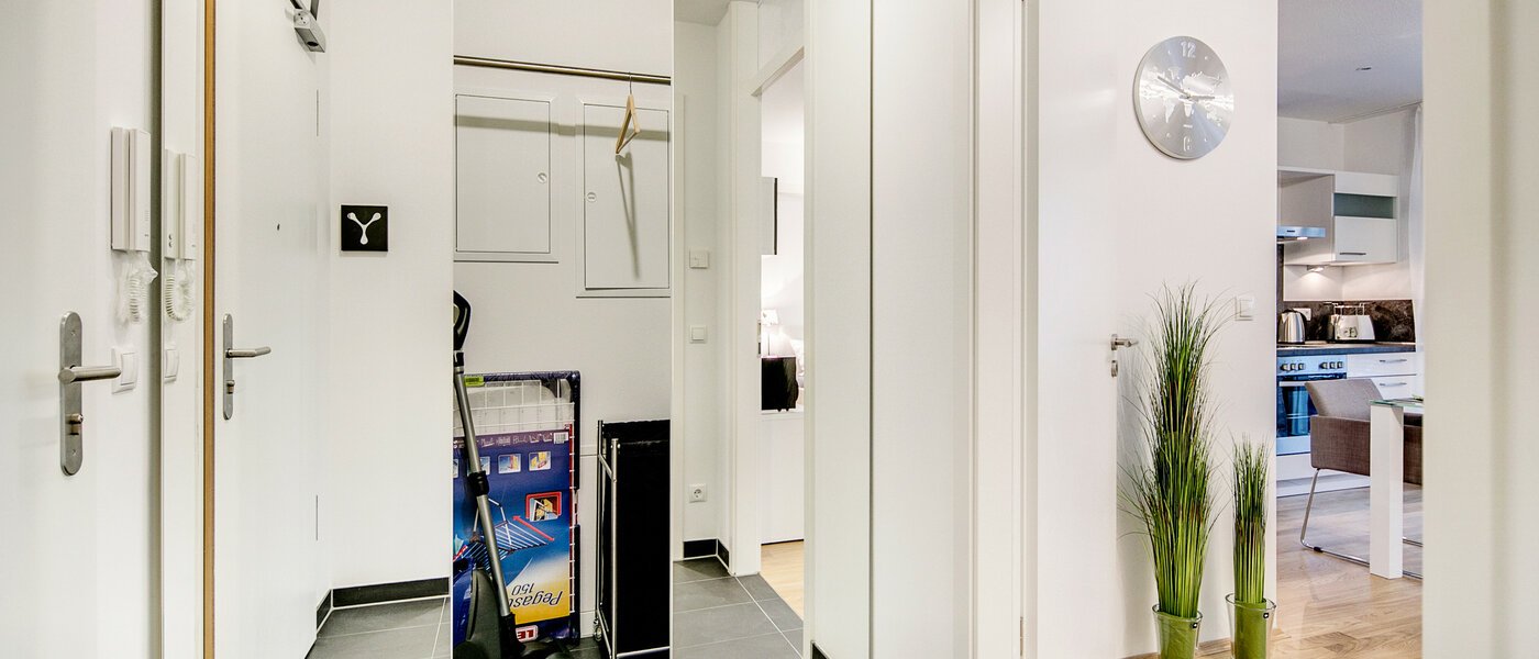 квартира München Bogenhausen 03 коридор 8290