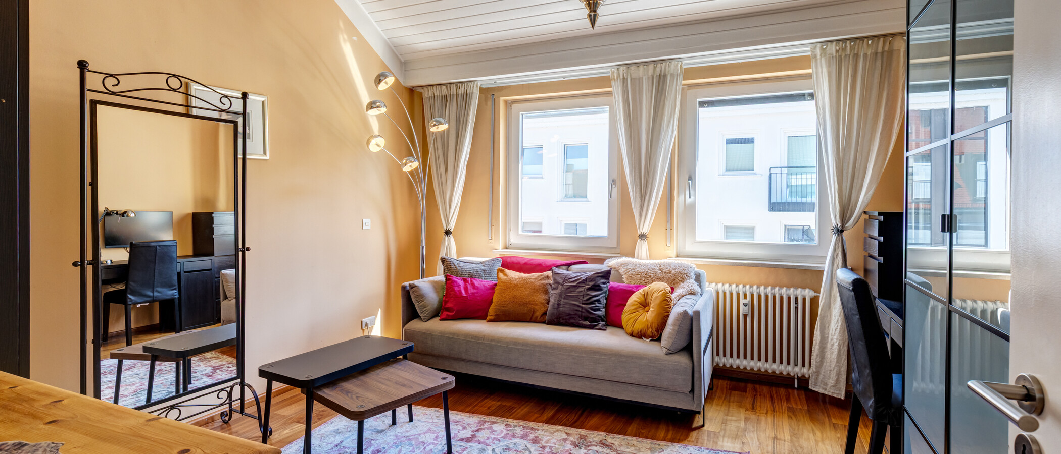 двухэтажная квартира-галерея München Nymphenburg 01 рабочий кабинет 8333