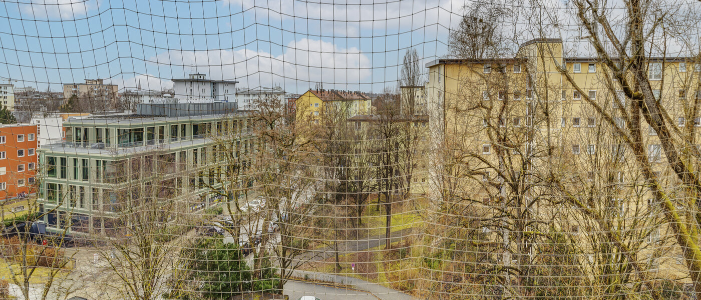 квартира München Bogenhausen 01 вид из окна 8368