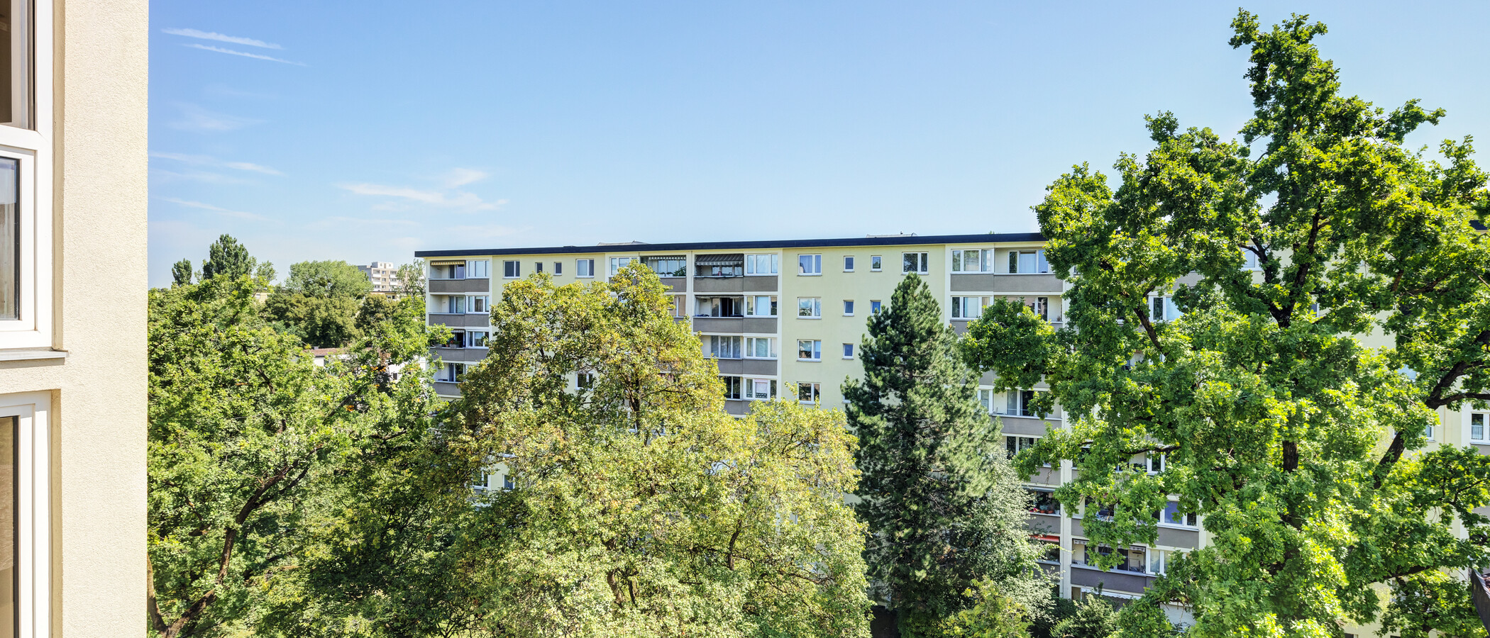 квартира München Bogenhausen 01 вид из окна 8368