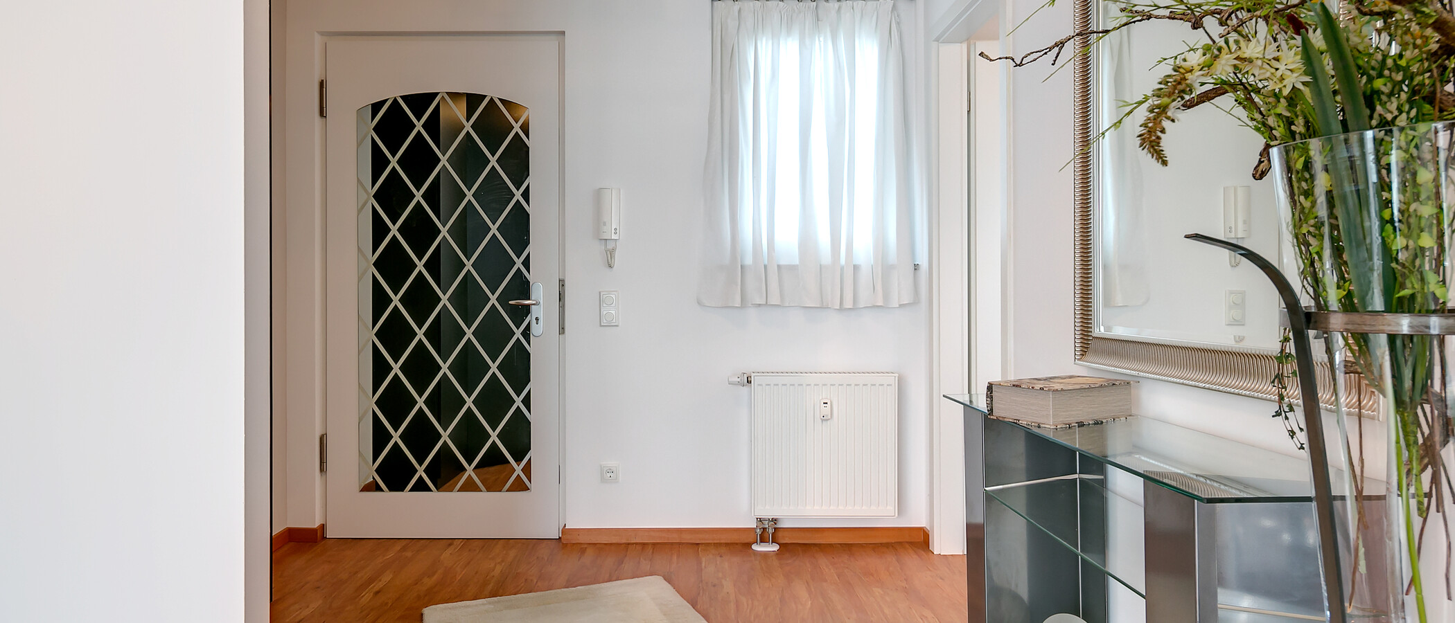 мансардная квартира München Bogenhausen 01 коридор 8467
