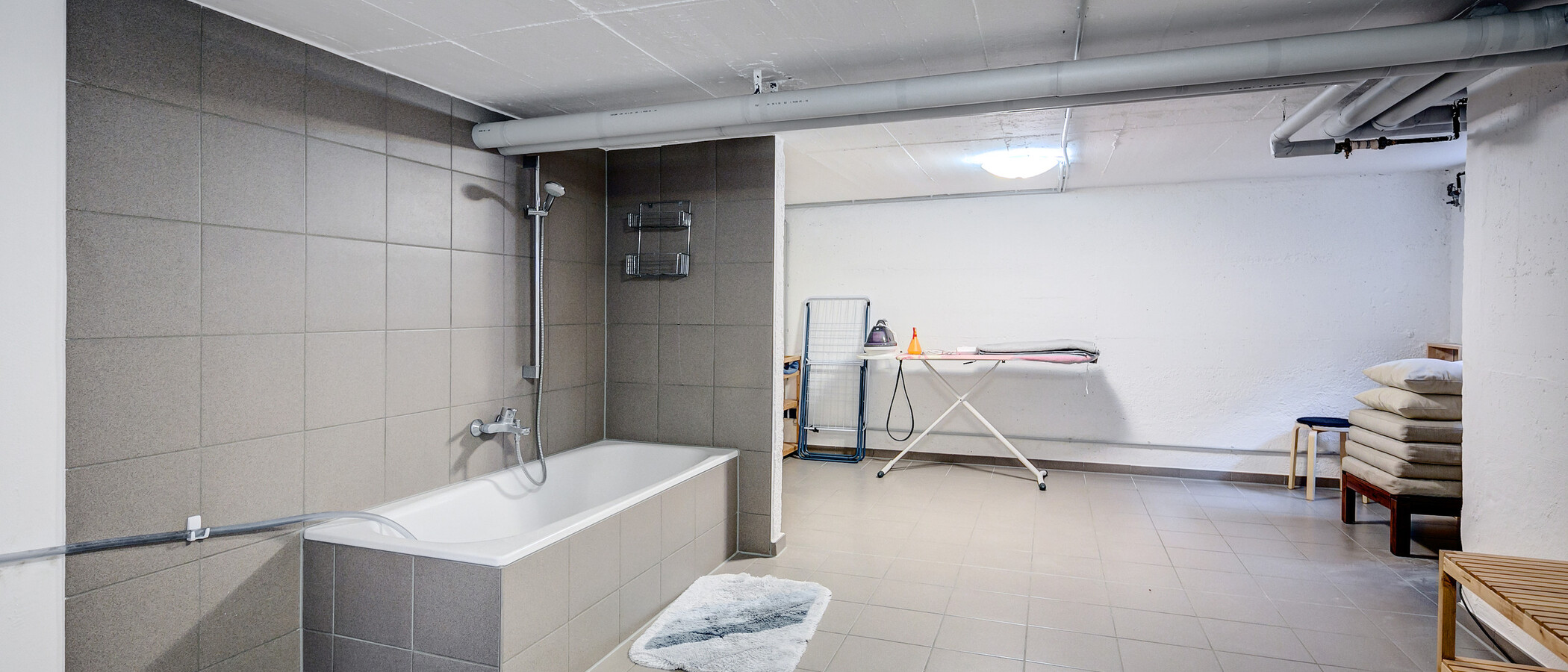 Половина двухквартирного жилого дома München Solln 01 специальное помещение 8480