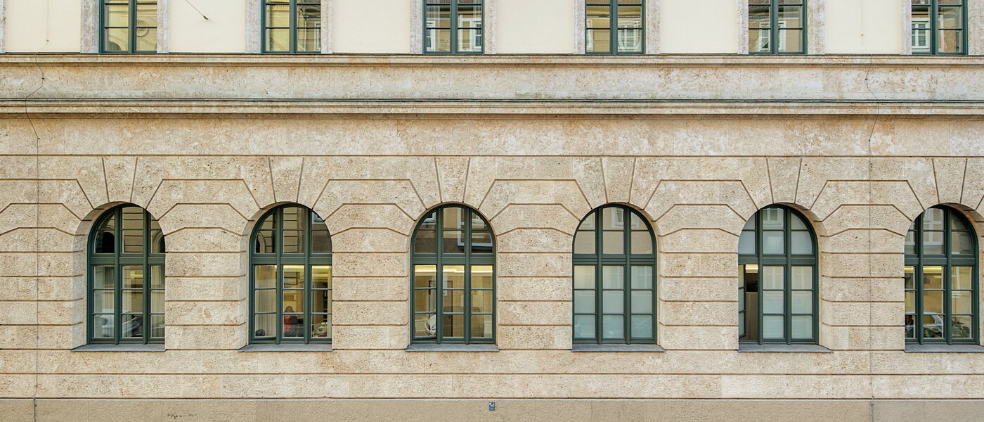 квартира München Maxvorstadt - Universitätsviertel 02 вид из окна 8499