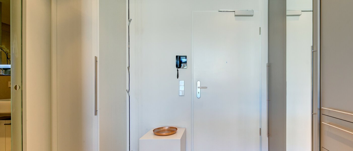 квартира München Bogenhausen 01 коридор 8529