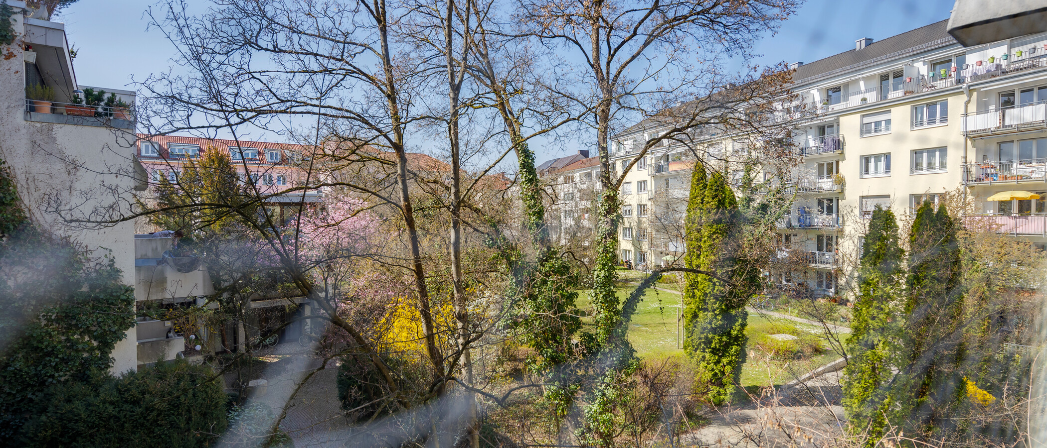 квартира München Schwabing-West (rund um den Bonner Platz) 01 вид из окна 8590