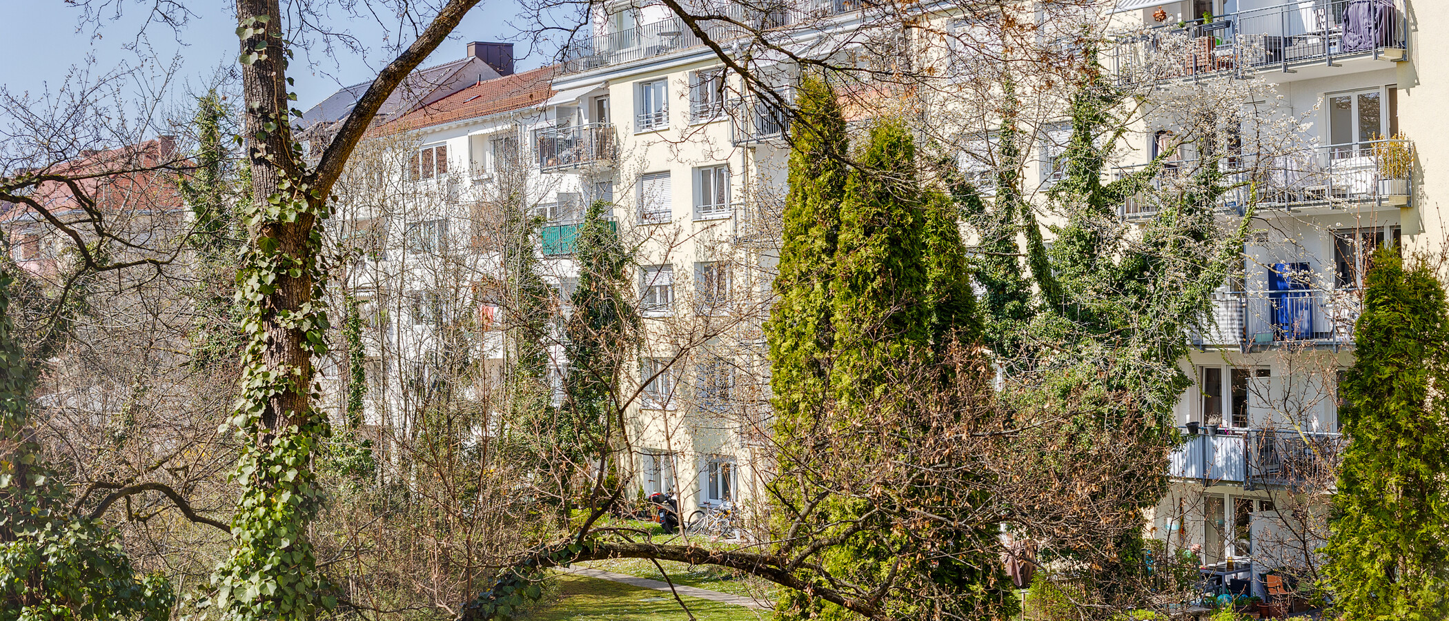 квартира München Schwabing-West (rund um den Bonner Platz) 02 вид из окна 8590