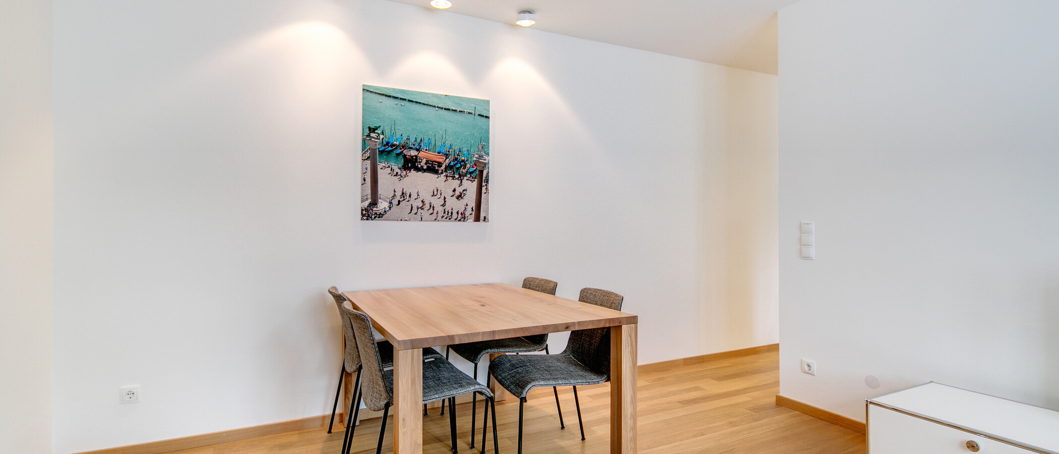 квартира München Neuhausen 04 гостиная 8591