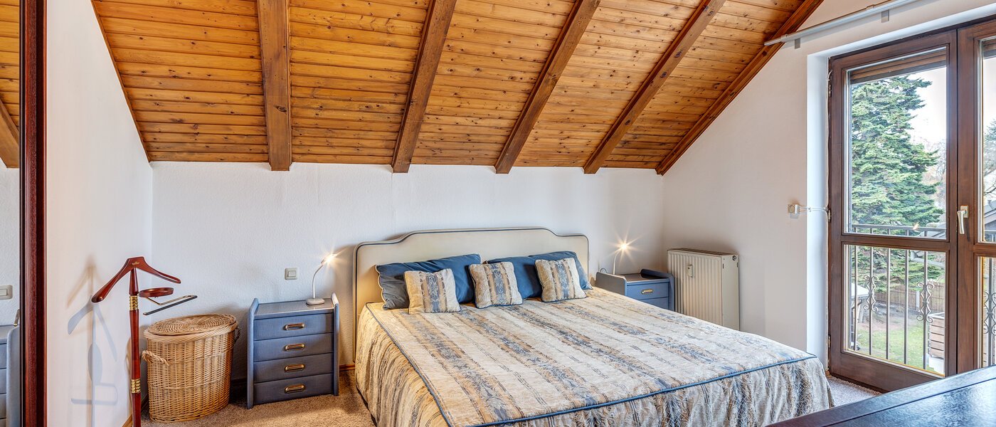 мансардная квартира München Berg am Laim 01 спальная комната 8602