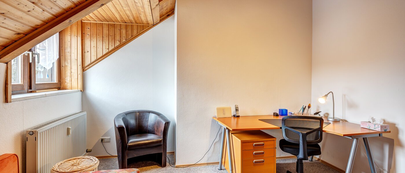 мансардная квартира München Berg am Laim 03 бюро / гостиная 8602