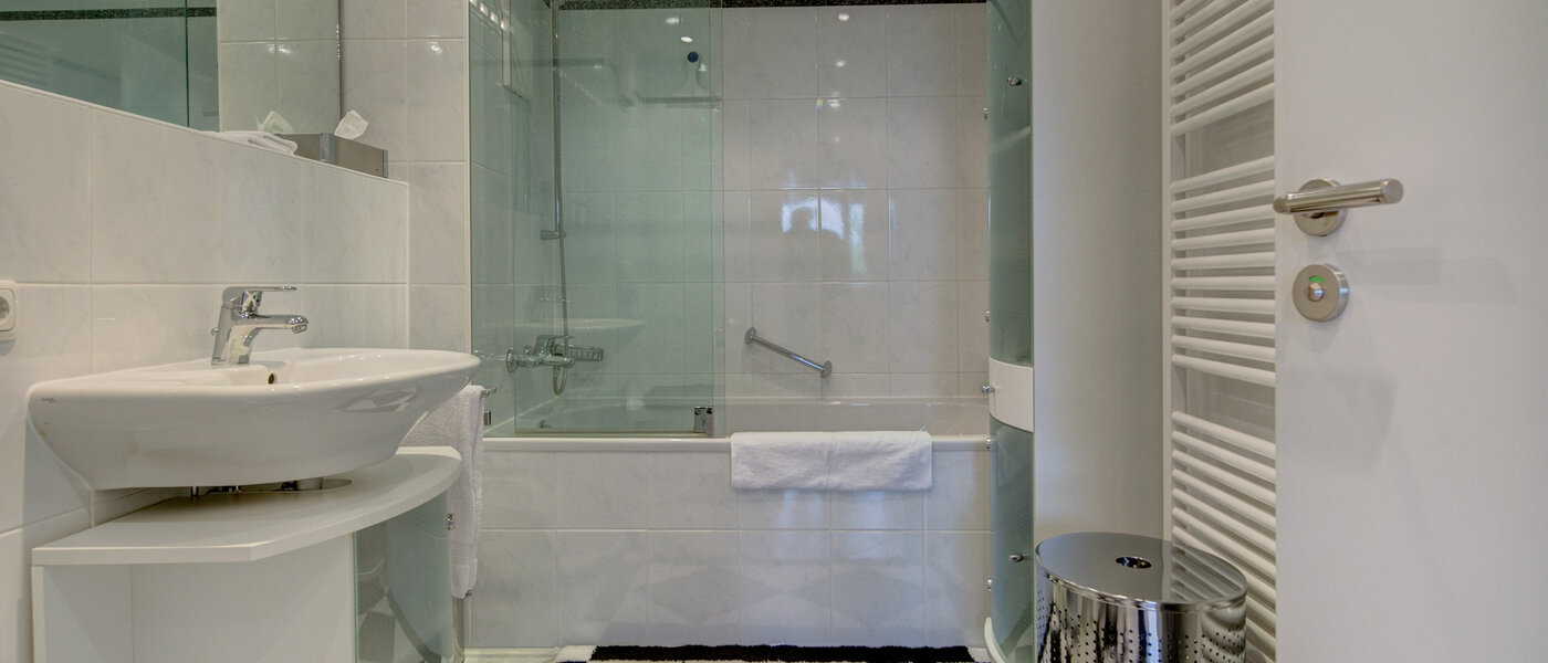 квартира-галерея München Moosach 01 ванная комната 8607